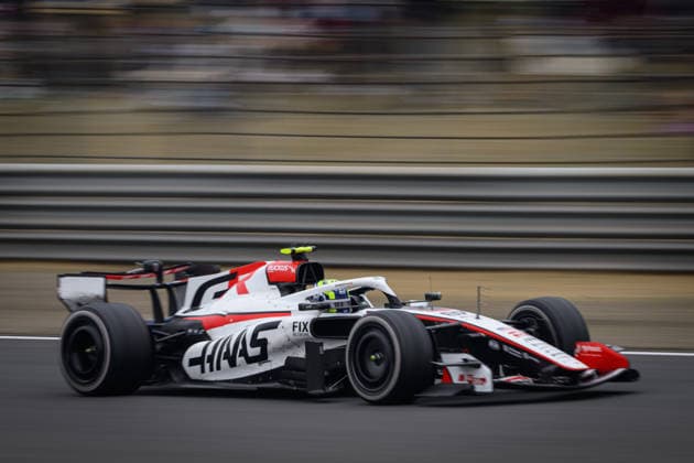 Formula 1 Chinese Grand Prix 2026 SHANGHAI, CHINA - MARCH 15: Oliver Bearman of Great Britain driving the (87) Haas F1 VF-26 Ferrari in the Pitlane during the F1 Grand Prix of China at Shanghai International Circuit on March 15, 2026 in Shanghai, China. John Ricky Anadolu Shanghai China. Editorial use only. Please get in touch for any other usage.  Copyright: x2026xAnadoluxJohnxRickyx