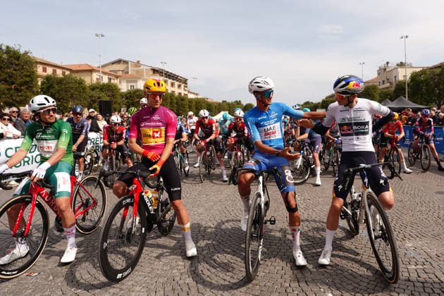 Diego Pablo Sevilla (Team Polti VisitMalta) , Tobias Halland Johannessen (Uno-X Mobility) , Isaac Del Toro (UAE Team Emirates XRG) , Giulio Pellizzari (Red Bull - Bora - Hansgrohe) , with mayor During the 142-kilometer Stage 7 of the Tirreno-Adriatico cycling race from Civitanova Marche to San Benedetto del Tronto - Italy,- Sunday , March 15, 2026. - cycling .  Copyright: xMassimoxPaolone LaPressex
