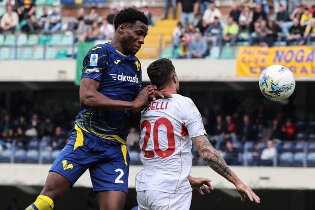 Ar Verona 15 03 2026 - campionato di calcio serie A Hellas Verona-Genoa foto Andrea Rigano Image nella foto: Daniel Oyegoke-Stefano Sabelli 