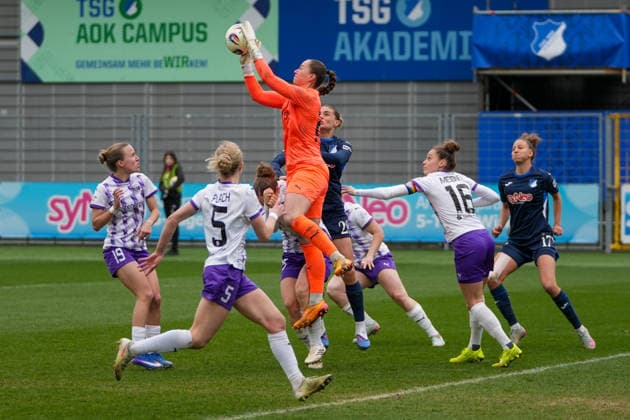 Google Pixel Womens Bundesliga TSG Hoffenheim vs SGS Essen, Dietmar Hopp Stadion, 15 03 2026 Goalkeeper action by Luisa Palmen SGS Essen Women, 21 Google Pixel Womens Bundesliga TSG Hoffenheim vs SGS Essen, Dietmar Hopp Stadion, 15 03 2026 DFB DFL REGULATIONS PROHIBIT ANY USE OF PHOTOGRAPHS AS IMAGE SEQUENCES AND OR QUASI VIDEO Copyright: xBEAUTILUSxSPORTS Hillx