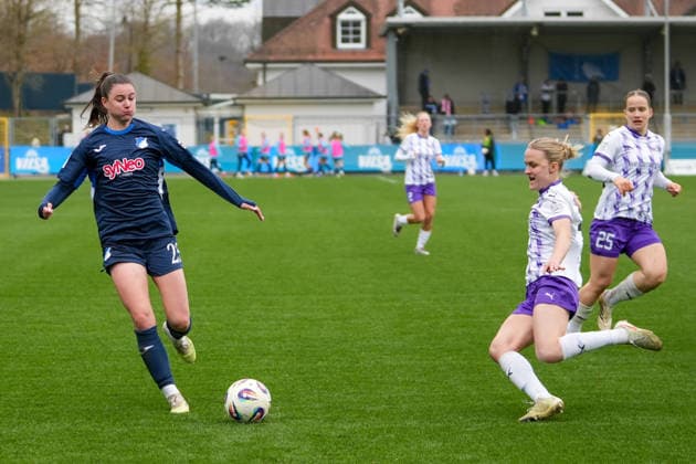Google Pixel Frauen Bundesliga TSG Hoffenheim vs SGS Essen, Dietmar Hopp Stadion, 15 03 2026 On the ball Chiara Hahn TSG Hoffenheim Frauen, 23 Google Pixel Frauen Bundesliga TSG Hoffenheim vs SGS Essen, Dietmar Hopp Stadion, 15 03 2026 DFB DFL REGULATIONS PROHIBIT ANY USE OF PHOTOGRAPHS AS IMAGE SEQUENCES AND OR QUASI VIDEO Copyright: xBEAUTILUSxSPORTS Hillx