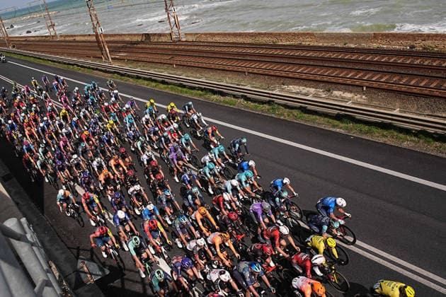 The pack rides during the 142-kilometer Stage 7 of the Tirreno-Adriatico cycling race from Civitanova Marche to San Benedetto del Tronto - Italy,- Sunday , March 15, 2026. - cycling .  Copyright: xMarcoxAlpozzi LaPressex