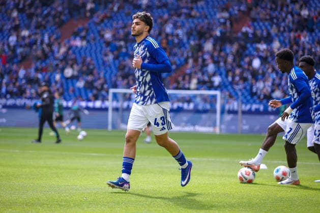 15 03 2026, Football, FC Schalke 04 Hannover 96, Matchday 26, 2 Fußball Bundesliga, Veltins Arena Gelsenkirchen, Season 2025 2026 Mertcan Ayhan Schalke04 43 DFB regulations prohibit any use of photographs as image sequences and or quasi video Nordrhein Westfalen Germany
