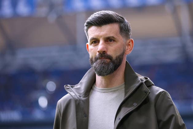 15 03 2026, Football, FC Schalke 04 Hannover 96, Matchday 26, 2 Fußball Bundesliga, Veltins Arena Gelsenkirchen, Season 2025 2026 Head coach Miron Muslic Schalke04 thoughtfully focused facial expression DFB regulations prohibit any use of photographs as image sequences and or quasi video North Rhine-Westphalia Germany