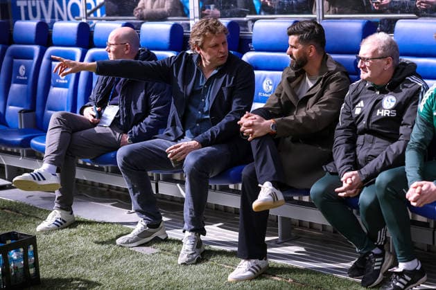 15 03 2026, Football, FC Schalke 04 Hannover 96, Matchday 26, 2 Soccer Bundesliga, Veltins Arena Gelsenkirchen, Season 2025 2026 Youri Mulder Director of Professional Football Schalke04 next to Head Coach Miron Muslic Schalke04 DFB regulations prohibit any use of photographs as image sequences and or quasi video North Rhine-Westphalia Germany