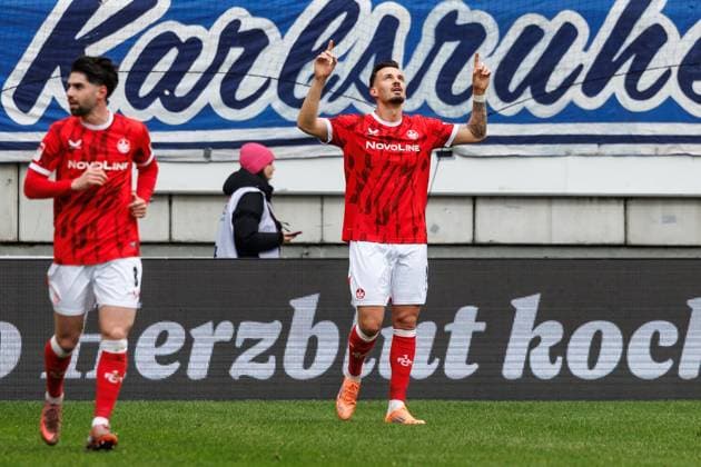 Tobias Raschl 1 FC Kaiserslautern celebrates the goal for 2 0, 1 FC Kaiserslautern vs Karlsruher SC, Football, 2 Bundesliga, Matchday 26, Season 2025 2026, 15 03 2026 1 FC Kaiserslautern vs Karlsruher SC, Football, 2 Bundesliga, Matchday 26, Season 2025 2026, 15 03 2026 Copyright: xEibner-Pressefoto AlexanderxNeisx EP_ANS
