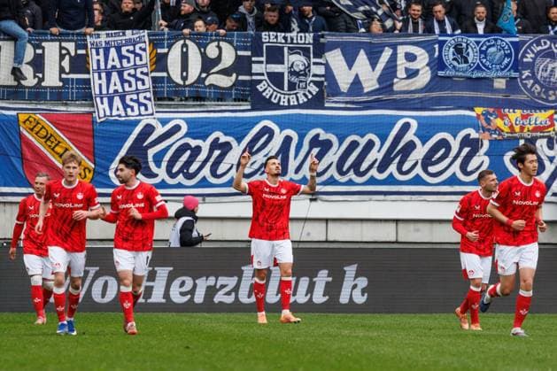 Tobias Raschl 1 FC Kaiserslautern celebrates the goal for 2 0, 1 FC Kaiserslautern vs Karlsruher SC, Football, 2 Bundesliga, Matchday 26, Season 2025 2026, 15 03 2026 1 FC Kaiserslautern vs Karlsruher SC, Football, 2 Bundesliga, Matchday 26, Season 2025 2026, 15 03 2026 Copyright: xEibner-Pressefoto AlexanderxNeisx EP_ANS