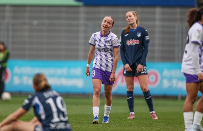 GER, Hoffenheim, TSG Hoffenheim vs SGS Essen, Google Pixel Womens Bundesliga, Football, DFB, Season 2025 2026, Dietmar Hopp Stadium, 20 Matchday in picture Disappointment and frustration at Beke Sterner SGS Essen Women 19 after the defeat in Hoffenheim, Emotions DFB DFL REGULATIONS PROHIBIT ANY USE OF PHOTOGRAPHS AS IMAGE SEQUENCES AND OR QUASI VIDEO, 15 03 2026 Copyright: HMBxMedia HendrikxHamelau