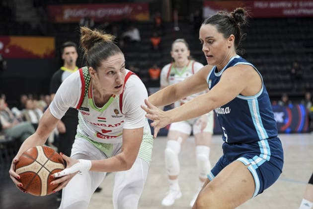 Hungary v Argentina - FIBA Women’s World Cup Qualifiers ISTANBUL, TURKIYE – MARCH 15: Hungary’s Virag Takacs-Kiss (L) and Argentina’s Flor Martinez (R) battle for the ball during the FIBA Women’s World Cup Qualifiers Group C match between Hungary and Argentina at the Turkcell Basketball Development Center in Istanbul, Turkiye on March 15, 2026. Beyza Comert Anadolu Istanbul Turkey. Editorial use only. Please get in touch for any other usage.  Copyright: x2026xAnadoluxBeyzaxComertx