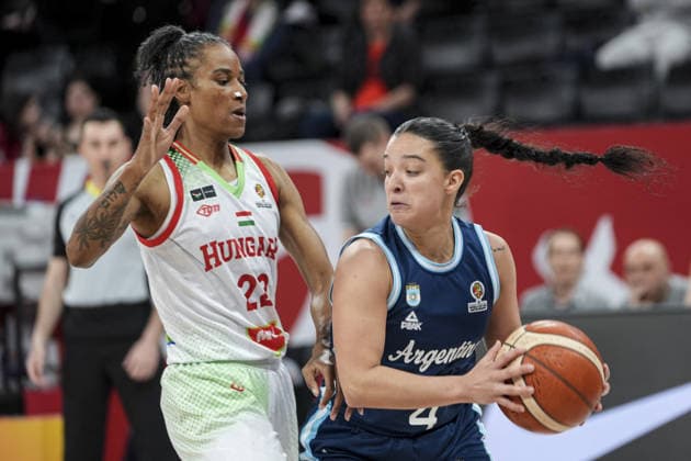 Hungary v Argentina - FIBA Women’s World Cup Qualifiers ISTANBUL, TURKIYE – MARCH 15: Hungary’s Yvonne Turner (L) and Argentina’s Amaiquen Siciliano (4) battle for the ball during the FIBA Women’s World Cup Qualifiers Group C match between Hungary and Argentina at the Turkcell Basketball Development Center in Istanbul, Turkiye on March 15, 2026. Beyza Comert Anadolu Istanbul Turkey. Editorial use only. Please get in touch for any other usage.  Copyright: x2026xAnadoluxBeyzaxComertx