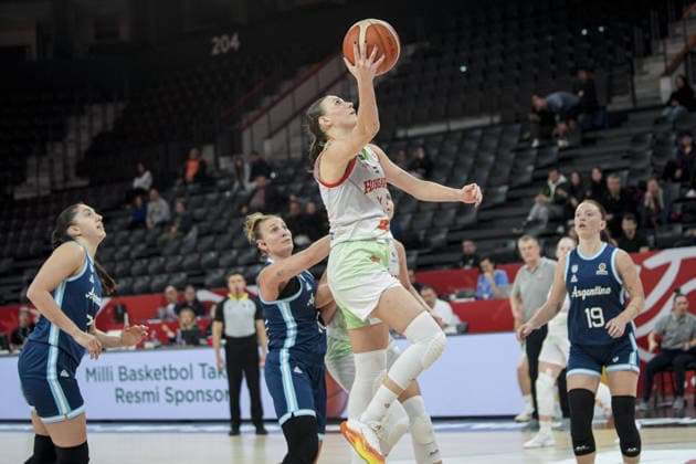 Hungary v Argentina - FIBA Women’s World Cup Qualifiers ISTANBUL, TURKIYE – MARCH 15: Hungary’s Reka Lelik (C) and Argentina’s Delfina Saravia (19) battle for the ball during the FIBA Women’s World Cup Qualifiers Group C match between Hungary and Argentina at the Turkcell Basketball Development Center in Istanbul, Turkiye on March 15, 2026. Beyza Comert Anadolu Istanbul Turkey. Editorial use only. Please get in touch for any other usage.  Copyright: x2026xAnadoluxBeyzaxComertx