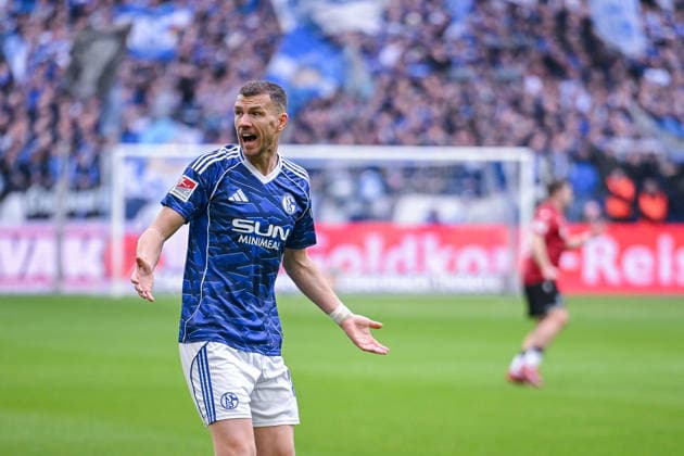 15 03 2026, Football, 2 Bundesliga, Season 2025 2026, Matchday 26, FC Schalke 04 Hannover 96, Edin Džeko Dzeko FC Schalke 04 xRHR PHOTO YYx Copyright: KROEGER RHR-FOTOx RHR-FOTO YY