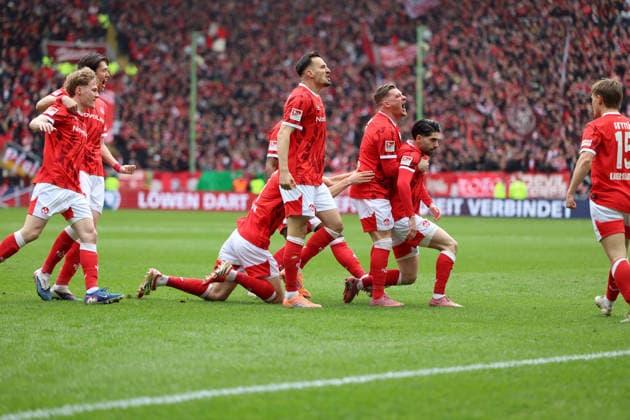 15 03 2026, xrekx, Fußball 2 Bundesliga, 1 FC Kaiserslautern Karlsruher SC v l Torjubel nach dem Tor zum celebrating the goal celebrate 1 0 durch Semih Sahin 1 FC Kaiserslautern DFL DFB REGULATIONS PROHIBIT ANY USE OF PHOTOGRAPHS as IMAGE SEQUENCES and or QUASI VIDEO Kaiserslautern