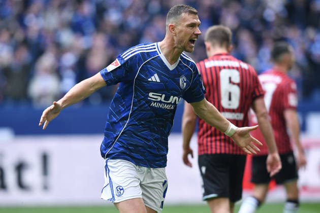 Soccer 2 Bundesliga 26 Matchday FC Schalke 04 Hannover 96 on 15 03 2026 at the Veltins Arena in Gelsenkirchen Goal celebration to 1 0 by Edin Dzeko Schalke DFL regulations prohibit any use of photographs as image sequences and or quasi video xRx