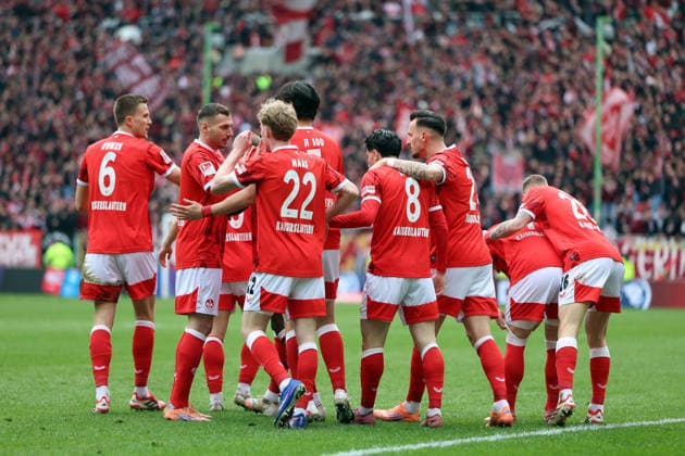 15 03 2026, xrekx, Fußball 2 Bundesliga, 1 FC Kaiserslautern Karlsruher SC v l Torjubel nach dem Tor zum celebrating the goal celebrate 1 0 durch Semih Sahin 1 FC Kaiserslautern DFL DFB REGULATIONS PROHIBIT ANY USE OF PHOTOGRAPHS as IMAGE SEQUENCES and or QUASI VIDEO Kaiserslautern