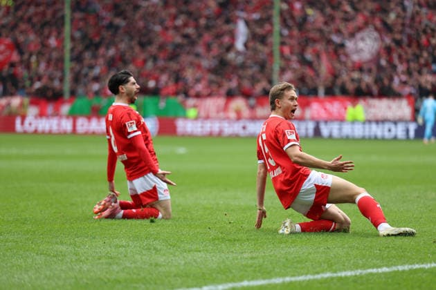 15 03 2026, xrekx, Fußball 2 Bundesliga, 1 FC Kaiserslautern Karlsruher SC v l Torjubel nach dem Tor zum celebrating the goal celebrate 1 0 durch Semih Sahin 1 FC Kaiserslautern mit Naatan Skyttä Skyttae 1 FC Kaiserslautern DFL DFB REGULATIONS PROHIBIT ANY USE OF PHOTOGRAPHS as IMAGE SEQUENCES and or QUASI VIDEO Kaiserslautern