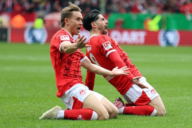 15 03 2026, xrekx, Fußball 2 Bundesliga, 1 FC Kaiserslautern Karlsruher SC v l Torjubel nach dem Tor zum celebrating the goal celebrate 1 0 durch Semih Sahin 1 FC Kaiserslautern mit Naatan Skyttä Skyttae 1 FC Kaiserslautern DFL DFB REGULATIONS PROHIBIT ANY USE OF PHOTOGRAPHS as IMAGE SEQUENCES and or QUASI VIDEO Kaiserslautern