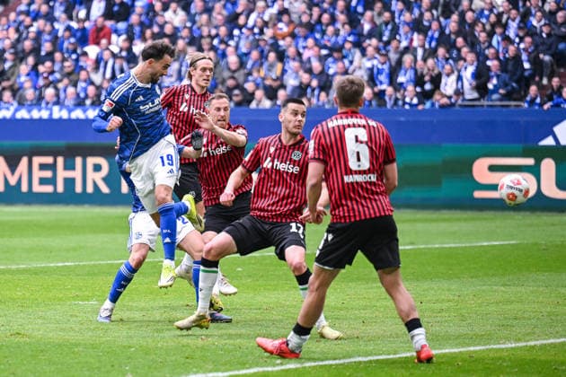 15 03 2026, Football, 2 Bundesliga, Season 2025 2026, Matchday 26, FC Schalke 04 Hannover 96, Kenan Karaman FC Schalke 04 scores the goal to make it 2 0, xRHR PHOTO YYx Copyright: KROEGER RHR-FOTOx RHR-FOTO YY