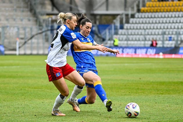 Soccer I Women I Season 2025 2026 I Bundesliga I 20 Matchday I FC Carl Zeiss Jena Hamburger SV I 15 03 2026 duel Sophie Hillebrand 22, Hamburger SV vs Merza Julevic 10, FC Carl Zeiss Jena Jena Ernst Abbe Sportfeld, ad hoc Arena Thüringen Germany Copyright: xLobeca InesxHähnelx