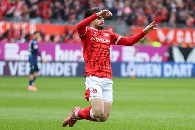 15 03 2026, xrekx, Fußball 2 Bundesliga, 1 FC Kaiserslautern Karlsruher SC v l Torjubel nach dem Tor zum celebrating the goal celebrate 1 0 durch Semih Sahin 1 FC Kaiserslautern DFL DFB REGULATIONS PROHIBIT ANY USE OF PHOTOGRAPHS as IMAGE SEQUENCES and or QUASI VIDEO Kaiserslautern