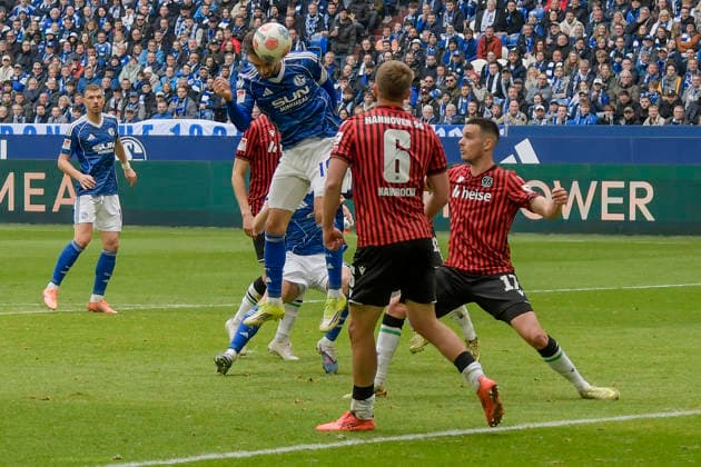 Kenan Karaman Schalke 19 scores the goal for 2 0 15 03 2026 ¢ Football ¢ FC Schalke 04 vs Hannover 96, Veltins Arena, Gelsenkirchen, DFB DFL REGULATIONS PROHIBIT ANY USE OF PHOTOGRAPHS AS IMAGE SEQUENCES AND OR QUASI VIDEO Copyright: xpepphotox xHorstxMauelshagenx pep00321, pep_20260315_hm_309931