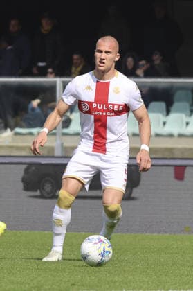 CALCIO - Serie A - Hellas Verona FC vs Genoa CFC Leo Ostigard of Genoa CFC play the ball during Hellas Verona FC vs Genoa CFC, 29Â° Serie A Enilive 2025-26 game at Marcantonio Bentegodi stadium in Verona (VR), Italy, on March 15, 2026. Verona Italy  Copyright: xIPAxSport ABACAx