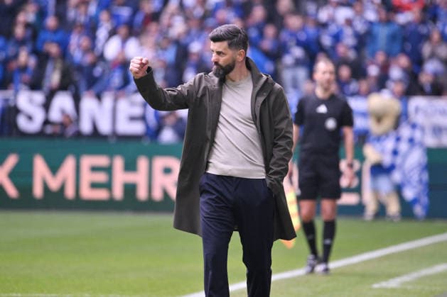Jubel 2 0 Trainer Miron Muslic FC Schalke 04 15 03 2026, Fußball 2 Bundesliga, Saison 2025 2026, 26 Spieltag, FC Schalke 04 Hannover 96 DFL regulations prohibit any use of photographs as image sequences and or quasi video Gelsenkirchen Veltins Arena Nordrhein Westfalen Germany Team2