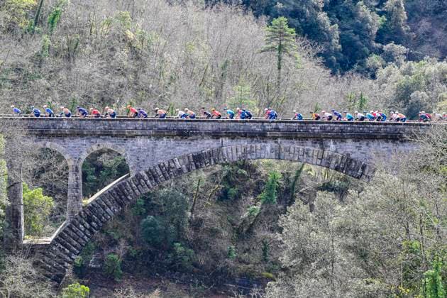 Paris Nice 2026 Stage 8 NICE, FRANCE - MARCH 15 : Illustration picture of the peloton during stage 8 of the 84th edition of Paris - Nice an UCI World Tour 2.UWT cycling road race stage for Men Elite of 145 km with start in Nice and finish in Nice on March 15, 2026 in Nice, France, 15 03 2026 ( Motordriver Guy De Vuyst - Nice France  Copyright: xNicoxVereeckenx