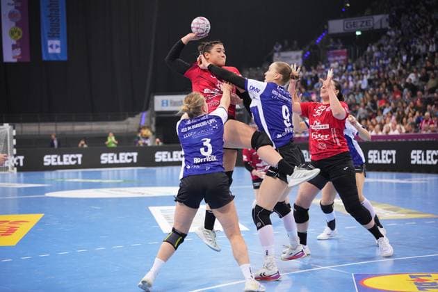 Scene with Giulia Guarieiro 13 Thüringer HC , Laura Rüffieux 3 HSG Blomberg Lippe and Nieke Kühne 9 HSG Blomberg Lippe Haushahn Final4 Match for 3rd place Thüringer HC vs HSG Blomberg Lippe Copyright: xspeedshotx