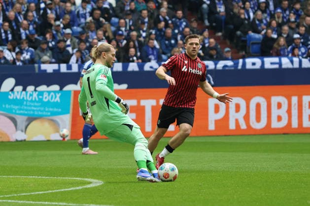 Loris Karius FC Schalke 04 at the match of the 2 Bundesliga season 2025 26 FC Schalke 04 Hannover 96 Copyright Thomas Pakusch