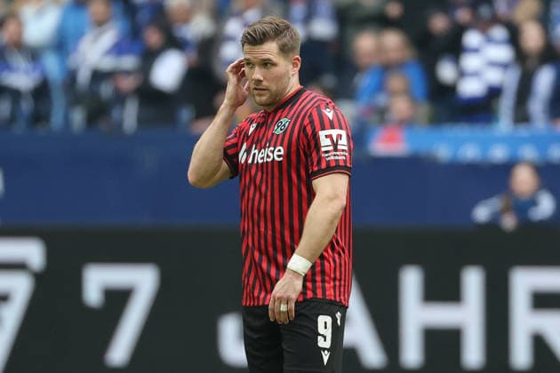 2 Bundesliga FC Schalke 04 Hannover 96 on 15 03 2026 at the Veltins Arena in Schalke Benjamin Källman Kaellman Hannover dissatisfied, disappointed, disappointed, dejected MH