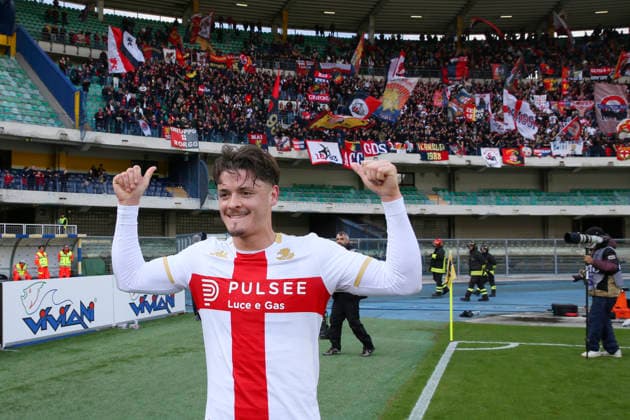 Genoa™s celebration in the end , Genoa™s Vitinha during the Serie A soccer match between Hellas Verona and Genoa at the Bentegodi Stadium in Verona, north west Italy - Sunday , March 15 , 2026. - Soccer .  Copyright: xPaolaxGarbuio Lapressex