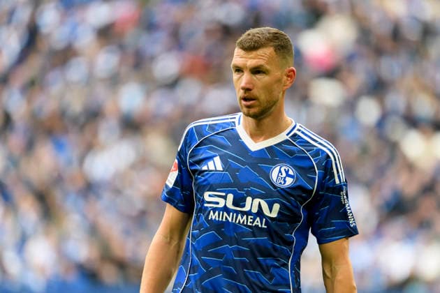 Edin Dzeko FC Schalke looks on during the 2 Bundesliga match between FC Schalke 04 and Hannover 96, Veltins Arena on March 15, 2026 in Gelsenkirchen, Germany Photo by Max Maiwald DeFodi Images Edin Dzeko FC Schalke looks on during the 2 Bundesliga match between FC Schalke 04 and Hannover 96 at Veltins Arena on March 15, 2026 in Gelsenkirchen, Germany Photo by Max Maiwald DeFodi Images Photo by Max Maiwald DeFodi Images