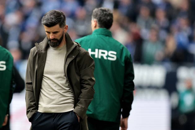 Head coach Miron Muslic FC Schalke 04 at the match of the 2 Bundesliga season 2025 26 FC Schalke 04 Hannover 96 Copyright Thomas Pakusch