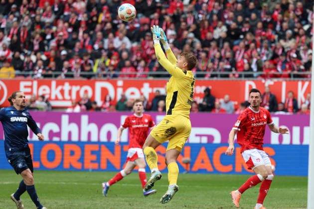 15 03 2026, xrekx, Soccer 2 Bundesliga, 1 FC Kaiserslautern Karlsruher SC v l Hans Christian Bernat Karlsruher SC DFL DFB REGULATIONS PROHIBIT ANY USE OF PHOTOGRAPHS as IMAGE SEQUENCES and or QUASI VIDEO Kaiserslautern