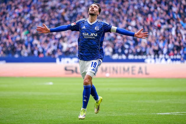 15 03 2026, Football, FC Schalke 04 Hannover 96, Matchday 26, 2 Fußball Bundesliga, Veltins Arena Gelsenkirchen, Season 2025 2026 Goal celebration after the goal to 2 0 by scorer Williams Joseph Gabriel Kokolo Hannover96 19 DFB regulations prohibit any use of photographs as image sequences and or quasi video Nordrhein Westfalen Germany