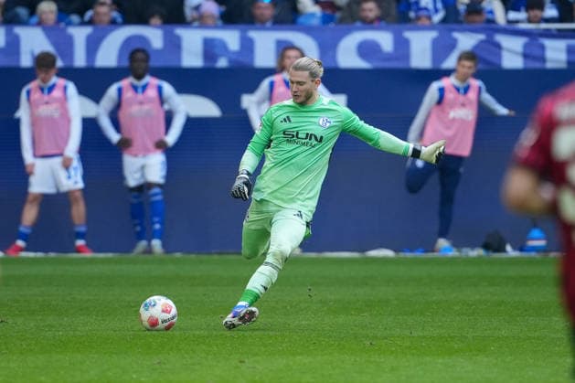 Soccer 2 Bundesliga, Matchday 26, FC Schalke 04 Hannover 96 on 15 03 2026 in Gelsenkirchen VELTINS Arena , Germany, Season 2025 2026 DFB DFL REGULATIONS PROHIBIT ANY USE OF PHOTOGRAPHS as IMAGE SEQUENCES and or QUASI VIDEO In focus Karius, Loris 1, S04 Gelsenkirchen VELTINS Arena Germany Copyright: xChristophxKinzingerx