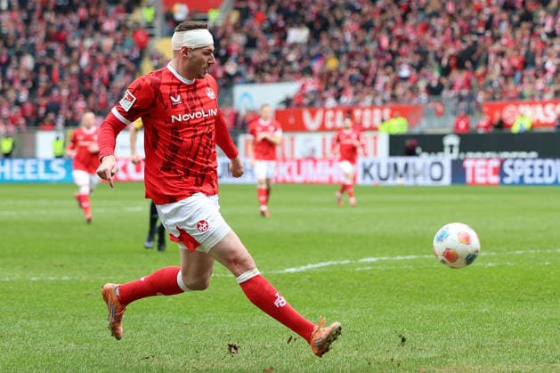 15 03 2026, xrekx, Soccer 2 Bundesliga, 1 FC Kaiserslautern Karlsruher SC v l Luca Sirch 1 FC Kaiserslautern with head bandage DFL DFB REGULATIONS PROHIBIT ANY USE OF PHOTOGRAPHS as IMAGE SEQUENCES and or QUASI VIDEO Kaiserslautern