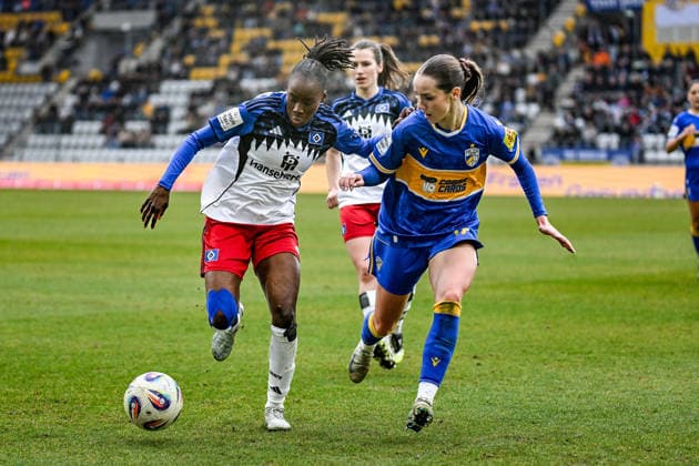 Soccer I Women I Season 2025 2026 I Bundesliga I 20 Matchday I FC Carl Zeiss Jena Hamburger SV I 15 03 2026 duel Magou Doucoure 2, Hamburger SV vs Rieke Tietz 17, FC Carl Zeiss Jena Jena Ernst Abbe Sportfeld, ad hoc Arena Thüringen Germany Copyright: xLobeca InesxHähnelx