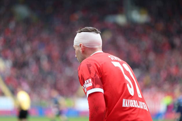 15 03 2026, xrekx, Soccer 2 Bundesliga, 1 FC Kaiserslautern Karlsruher SC v l Luca Sirch 1 FC Kaiserslautern with head bandage DFL DFB REGULATIONS PROHIBIT ANY USE OF PHOTOGRAPHS as IMAGE SEQUENCES and or QUASI VIDEO Kaiserslautern