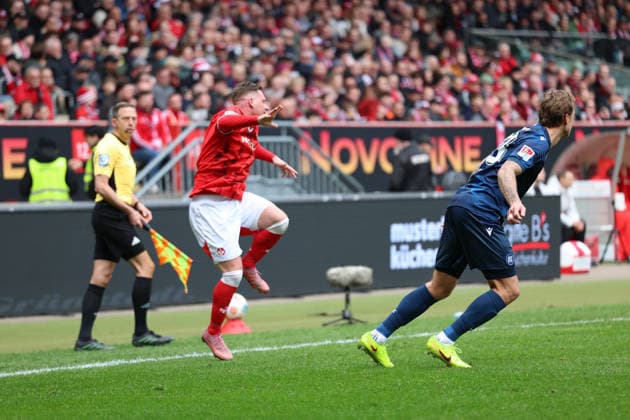 15 03 2026, xrekx, Fußball 2 Bundesliga, 1 FC Kaiserslautern Karlsruher SC v l Marlon Ritter 1 FC Kaiserslautern verletzt, Verletzung, Schmerz, Schmerzen, injured, injury, pain, pains DFL DFB REGULATIONS PROHIBIT ANY USE OF PHOTOGRAPHS as IMAGE SEQUENCES and or QUASI VIDEO Kaiserslautern