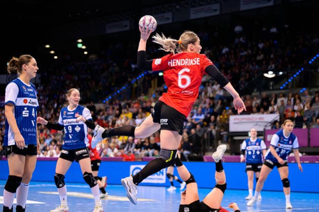 Handball DHB Cup, Match 3rd place, Thueringer HC HSG Blomberg Lippe Nathalie Hendrikse Thueringer HC Stuttgart Porsche Arena Baden Württemberg Germany
