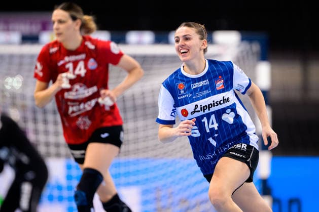Handball DHB Pokal, Match 3rd place, Thueringer HC HSG Blomberg Lippe Ona Vegue i Pena Blomberg laughing smiling good-humored grinning grinning Stuttgart Porsche Arena Baden Württemberg Germany