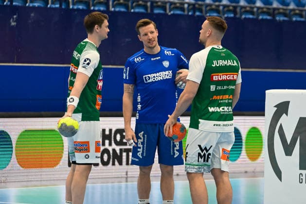 Adam Nyfjaell TBV Lemgo Lippe, 22 in conversation with Oskar Sunnefeldt Frisch Auf Goeppingen, 27 and Ludvig Jurmala Astroem Frisch Auf Goeppingen, 25 TBV Lemgo Lippe vs Frisch Auf Goeppingen, Handball, 1 Bundesliga, 25 Matchday, Season 2025 2026, 15 03 2026, TBV Lemgo Lippe vs Frisch Auf Goeppingen, Handball, 1 Bundesliga, 25 Matchday, Season 2025 2026, 15 03 2026 Lemgo Copyright: xEibner-Pressefoto RobertxGertzenx EP_RGN