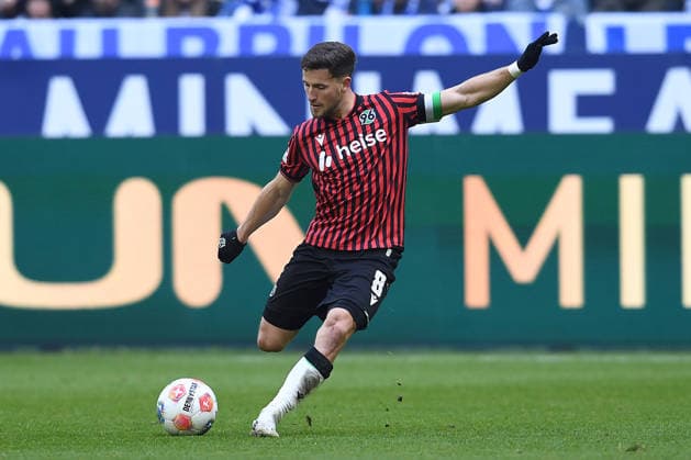 Soccer 2 Bundesliga 26 Matchday FC Schalke 04 Hannover 96 on 15 03 2026 at the Veltins Arena in Gelsenkirchen Enzo Leopold Hannover DFL regulations prohibit any use of photographs as image sequences and or quasi video xRx