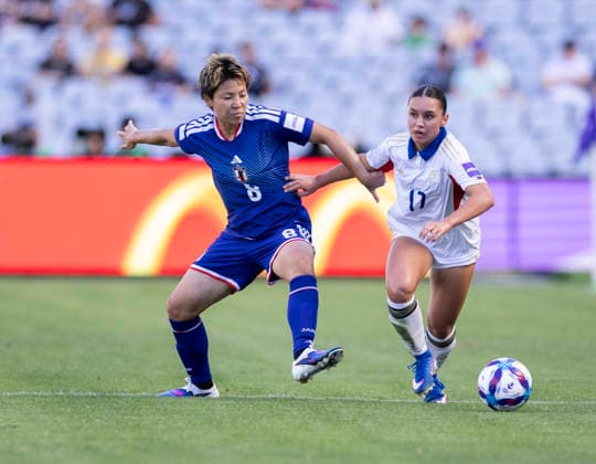(260315) -- SYDNEY, March 15, 2026 -- Kiko Seike (L) of Japan vies with Ariana Markey of Philippines during the quarterfinal of Women s Asian Cup between Japan and Philippines in Sydney, Australia, March 15, 2026. (Photo by Xinhua) (SP)AUSTRALIA-SYDNEY-FOOTBALL-WOMEN S ASIAN CUP-QUARTERFINALS-JPN VS PHI HuxJingchen 