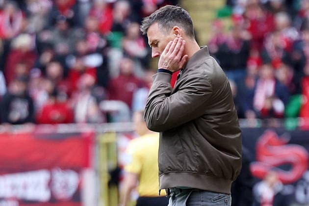 15 03 2026, xrekx, Fußball 2 Bundesliga, 1 FC Kaiserslautern Karlsruher SC v l Christian Eichner Trainer Karlsruher SC enttaeuscht, enttäuscht, schaut enttaeuscht, niedergeschlagen, disappointed DFL DFB REGULATIONS PROHIBIT ANY USE OF PHOTOGRAPHS as IMAGE SEQUENCES and or QUASI VIDEO Kaiserslautern