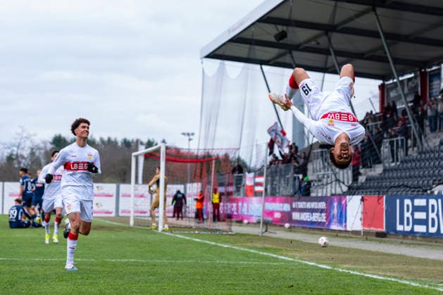 3. Liga: VfB Stuttgart II vs. TSG Hoffenheim II; 15.03.2026 Aspach, GERMANY - 15. März 2026: Torjubel von Kenny Freßle (VfB Stuttgart II, 19) über sein 1:0 Tor während dem Match zwischen dem VfB Stuttgart II und der TSG Hoffenheim II am 29. Spieltag der 3. Liga in der WIRmachenDRUCK Arena. *** 3 Liga VfB Stuttgart II vs TSG Hoffenheim II 15 03 2026 Aspach, GERMANY 15 March 2026 Goal celebration of Kenny Freßle VfB Stuttgart II, 19 about his 1 0 goal during the match between VfB Stuttgart II and TSG Hoffenheim II on matchday 29 of the 3 Liga at the WIRmachenDRUCK Arena Copyright: xBEAUTIFULxSPORTS Steinx