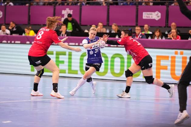 Scene with Alexia Hauf 31 HSG Blomberg Lippe , Julie Holm 8 Thüringer HC and Lotta Heider 7 Thüringer HC Haushahn Final4 Match for 3rd place Thüringer HC vs HSG Blomberg Lippe Copyright: xspeedshotx