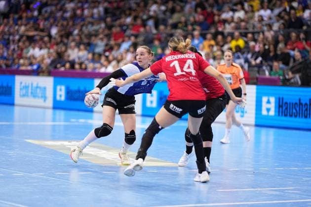 Scene with Nieke Kühne 9 HSG Blomberg Lippe and Anika Niederwieser 14 Thüringer HC Haushahn Final4 Match for 3rd place Thüringer HC vs HSG Blomberg Lippe Copyright: xspeedshotx